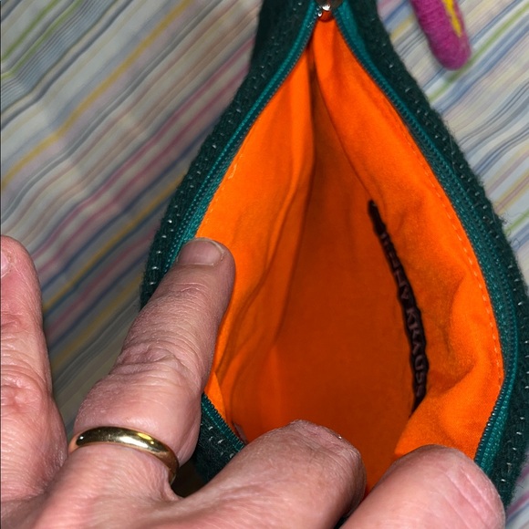 Playful Cat Design Textured Woolen‎ Cosmetic Pouch - Green and Yellow - Picture 5 of 7